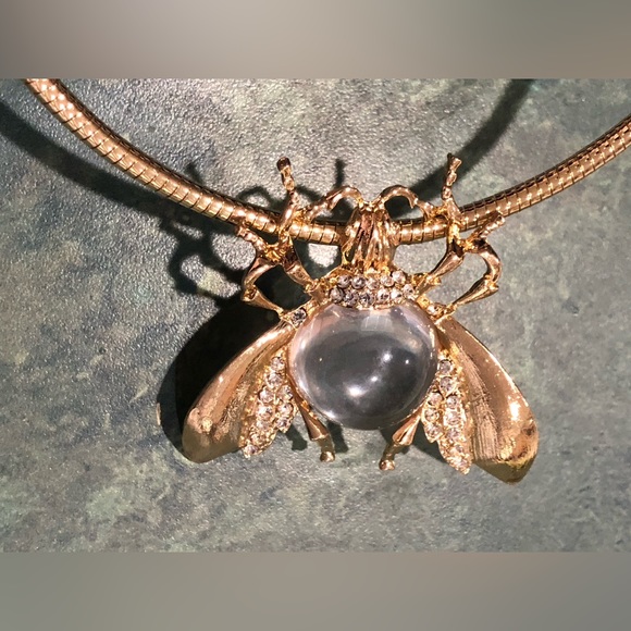 Natasha gold plated clear stone oversized bug pendant choker style necklace - Picture 5 of 10